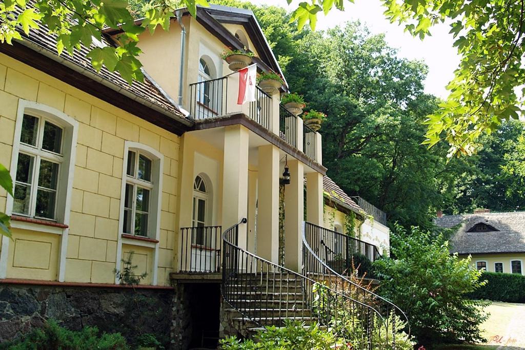 Cichy Dwor Otel Manowo Dış mekan fotoğraf